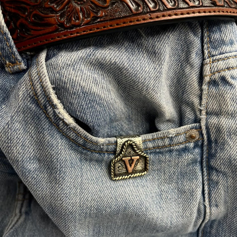 Llavero Vintage con Letra — Tu Inicial. Tu Historia.